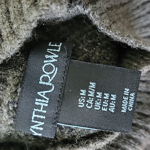 CYNTHIA ROWLEY Camo Print Double Knit Turtleneck Sweater sz Medium - Picture 8 of 8